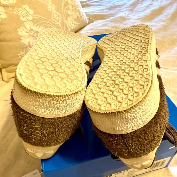 ADIDAS Gazelle Shoes Earth Strata / Wonder White / Off White IG4392  Women's 7 - Picture 16 of 16